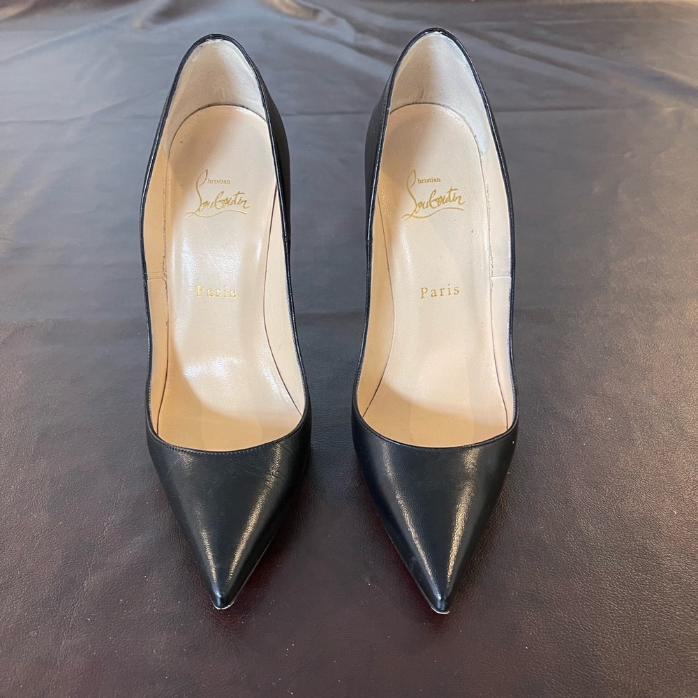 Christian Louboutin So Kate black kid leather pump
